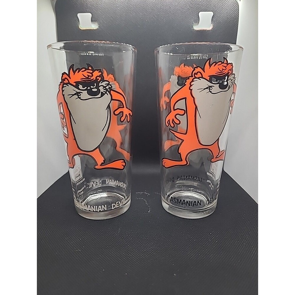 Pair of Vintage 1973 Tazmanian Devil Looney Tunes Pepsi Glasses-  B17